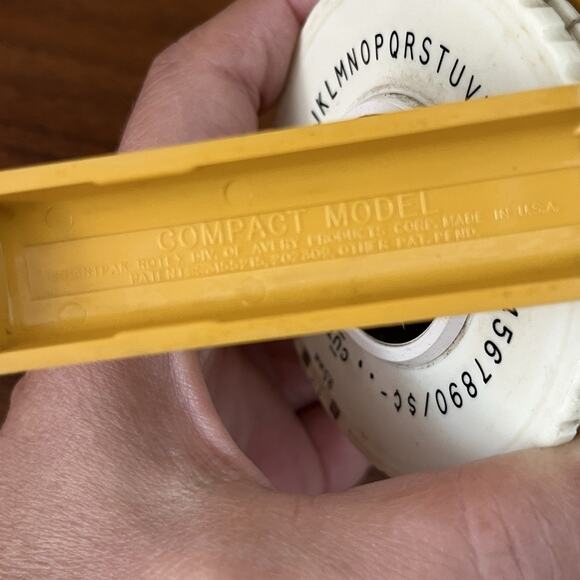 Vintage Astro Rotary Compact Hand-Held Label Maker Yellow - Picture 7 of 11
